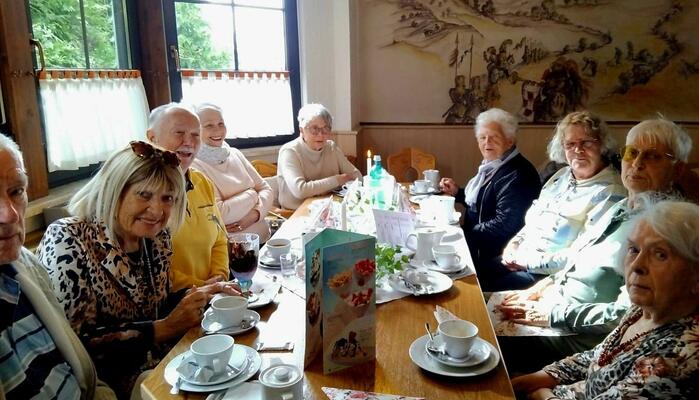 Seniorenbegegnung Kaffee Ilfeld der Neanderklinik Harzwald